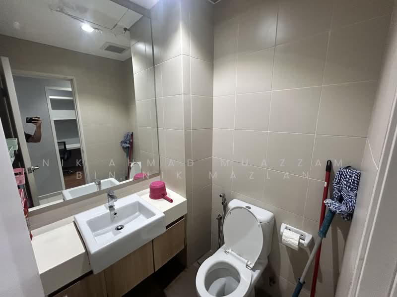 Servis Apartment untuk Disewa di Liberty Tower @ i-City - Nik Ahmad Muazzam Bin Nik Mazlan - Bathroom - PropertyGuru.com.my