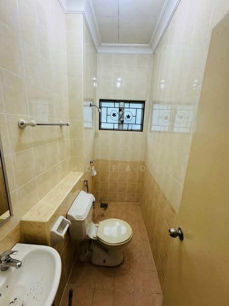 Rumah Teres 2 Tingkat untuk Dijual di Subang Jaya (Selangor) - Mohd Fadzli - Bathroom - PropertyGuru.com.my