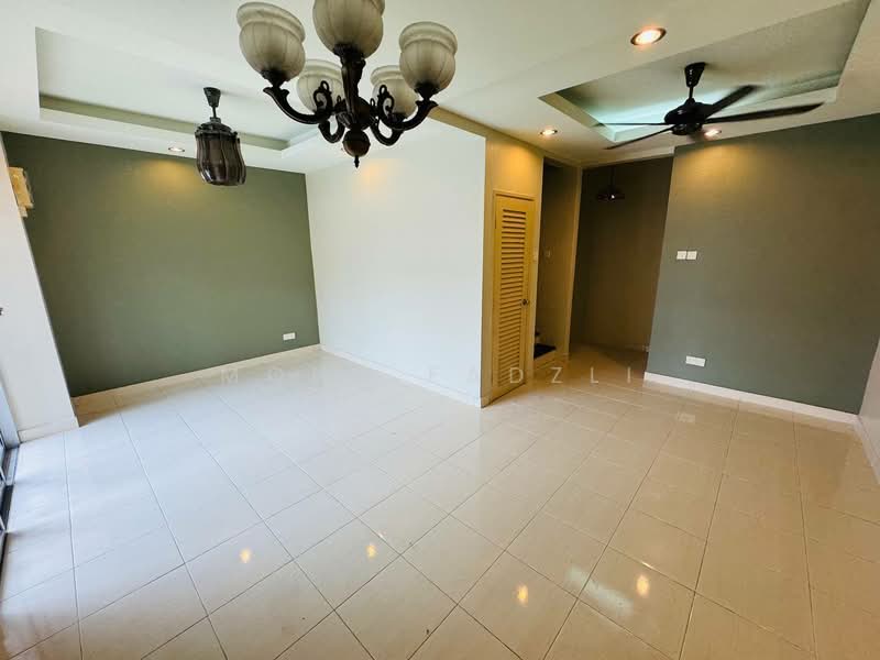 Rumah Teres 2 Tingkat untuk Dijual di Subang Jaya (Selangor) - Mohd Fadzli - Living Room - PropertyGuru.com.my