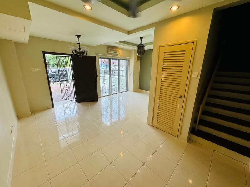 Rumah Teres 2 Tingkat untuk Dijual di Subang Jaya (Selangor) - Mohd Fadzli - Living Room - PropertyGuru.com.my
