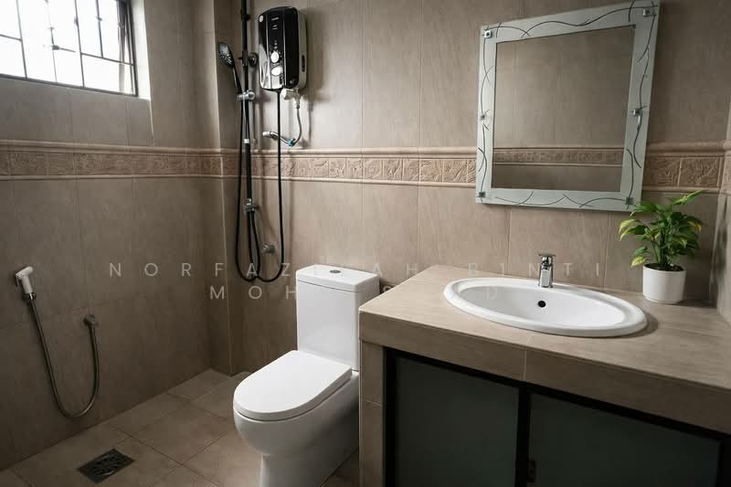 Semi-Detached House for Sale in Seri Kembangan (Selangor) - Norfazilah Binti Mohd Saad - Bathroom - PropertyGuru.com.my