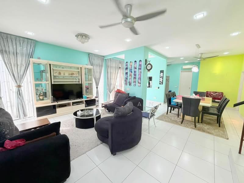 Rumah Kluster untuk Dijual di Setia Tropika (Johor Bahru) - Ace Tan - Living Room - PropertyGuru.com.my