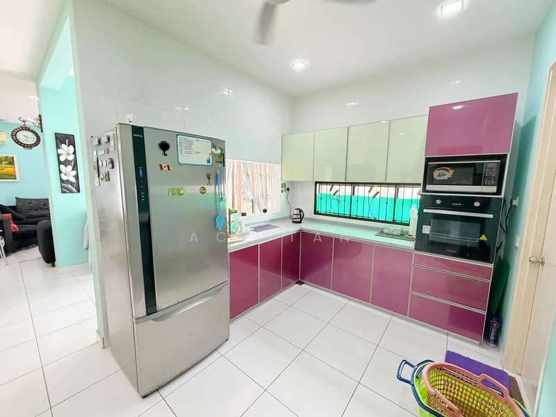 Rumah Kluster untuk Dijual di Setia Tropika (Johor Bahru) - Ace Tan - Kitchen - PropertyGuru.com.my