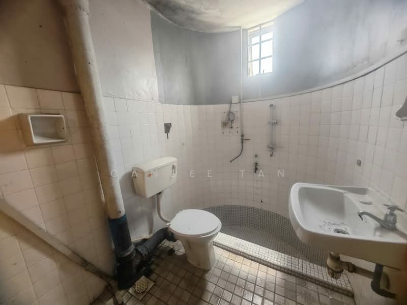 Rumah Teres 2 Tingkat untuk Dijual di Klang (Selangor) - Candee Tan - Bathroom - PropertyGuru.com.my