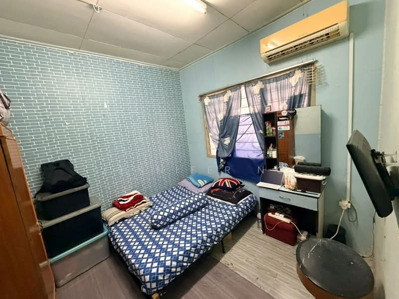 Rumah Flat untuk Dijual di Rumah Pangsa Permas Jaya - Jennifer Ng - Bedroom - PropertyGuru.com.my