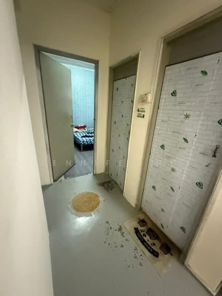 Rumah Flat untuk Dijual di Rumah Pangsa Permas Jaya - Jennifer Ng - Corridor - PropertyGuru.com.my
