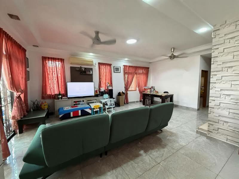 Rumah Kluster untuk Dijual di Taman Mount Austin (Tebrau) - Max Loh - Living Room - PropertyGuru.com.my