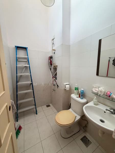 Rumah Kluster untuk Dijual di Taman Mount Austin (Tebrau) - Max Loh - Bathroom - PropertyGuru.com.my