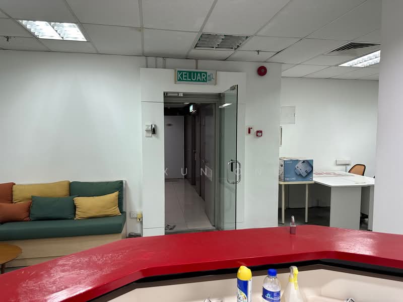Office for Rent in Petaling Jaya (Selangor) - XiaXun Ong - Corridor - PropertyGuru.com.my