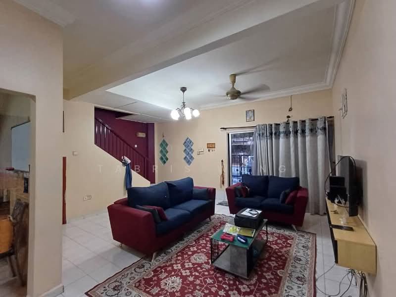 Rumah Teres 2 Tingkat untuk Dijual di Taman Sri Andalas (Klang) - Tabris Wong - Living Room - PropertyGuru.com.my