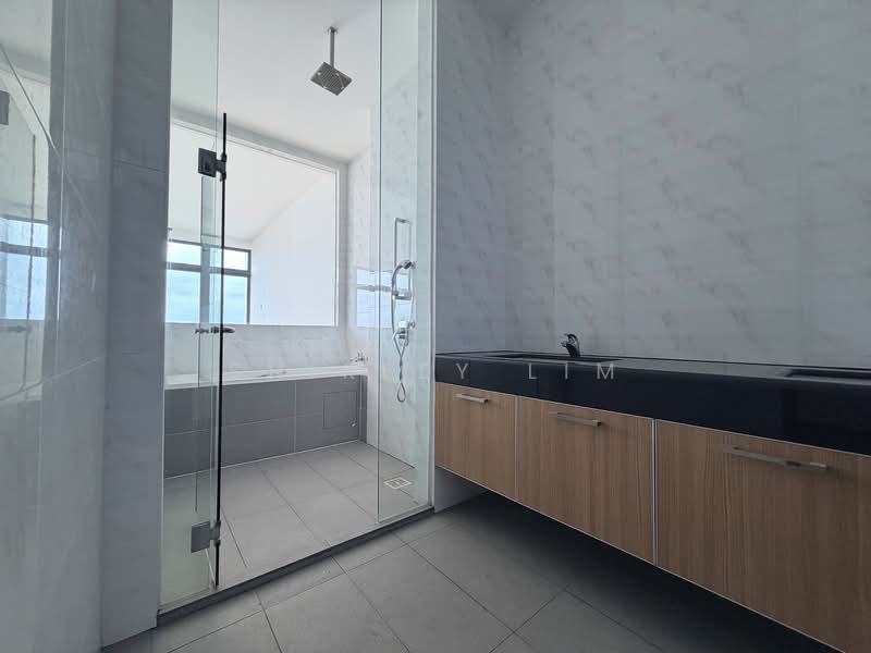 Apartment for Sale at Molek Pine 4 - Shirley Lim - Master Bathroom - PropertyGuru.com.my