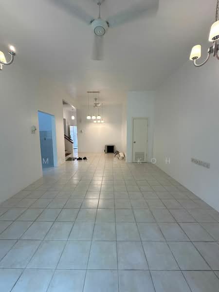 Townhouse for Rent in Petaling Jaya (Selangor) - Marcus Koh - Living Room - PropertyGuru.com.my
