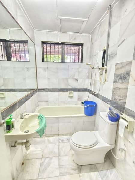 Rumah Teres 2 Tingkat untuk Dijual di Taman Sri Putri (Skudai) - Edmund Chan - Bathroom - PropertyGuru.com.my