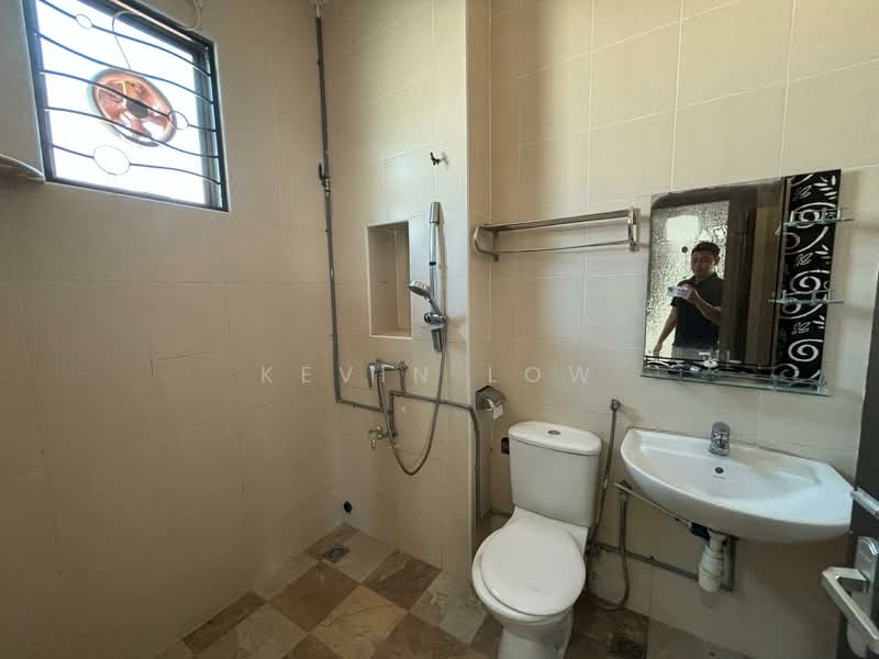 Bungalow for Sale in Taman Aman Perdana (Kapar) - KEVIN LOW - Bathroom - PropertyGuru.com.my
