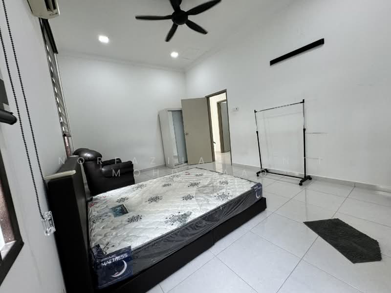 Rumah Banglo untuk Dijual di Taman Senawang Perdana (Senawang) - Norfazilah Binti Mohd Saad - Bedroom - PropertyGuru.com.my