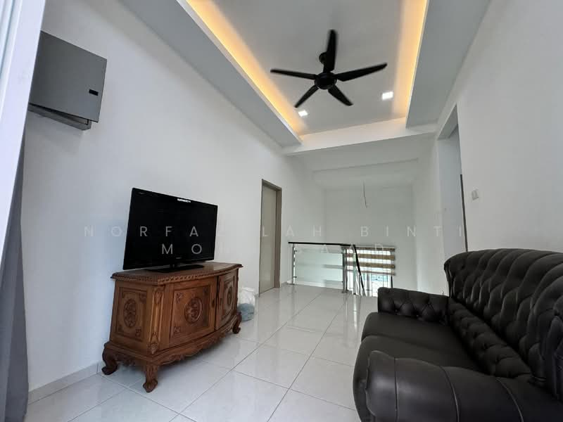 Rumah Banglo untuk Dijual di Taman Senawang Perdana (Senawang) - Norfazilah Binti Mohd Saad - Living Room - PropertyGuru.com.my