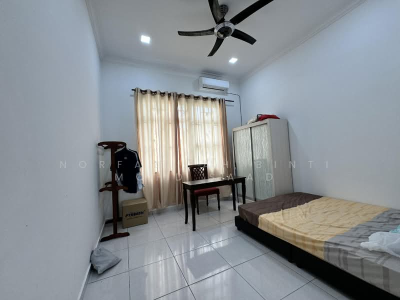 Rumah Banglo untuk Dijual di Taman Senawang Perdana (Senawang) - Norfazilah Binti Mohd Saad - Bedroom - PropertyGuru.com.my