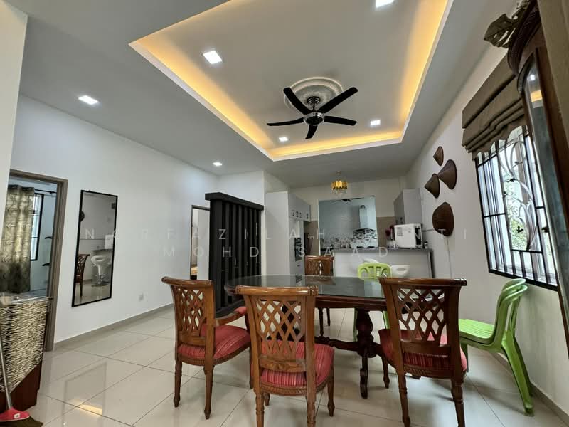 Rumah Banglo untuk Dijual di Taman Senawang Perdana (Senawang) - Norfazilah Binti Mohd Saad - Dining Room - PropertyGuru.com.my