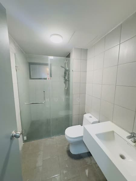Servis Apartment untuk Disewa di E'Island Lake Haven - Hui Qi - Bathroom - PropertyGuru.com.my