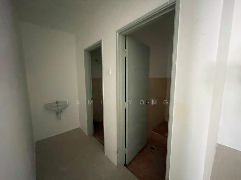 Shop / Office for Rent in Cheras (Kuala Lumpur) - Jamie Yong - Bathroom - PropertyGuru.com.my