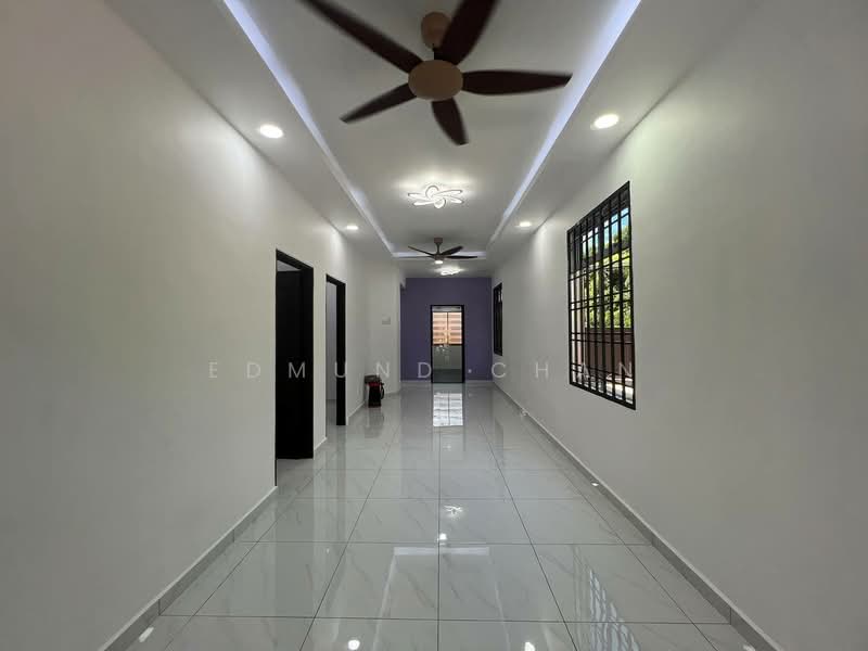 1-storey Terraced House for Sale in Taman Pulai Jaya (Kulai) - Edmund Chan - Corridor - PropertyGuru.com.my