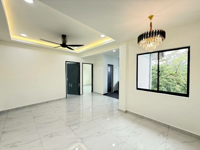 Rumah Flat untuk Dijual di Pangsapuri Nuri - Jennifer Ng - Living Room - PropertyGuru.com.my