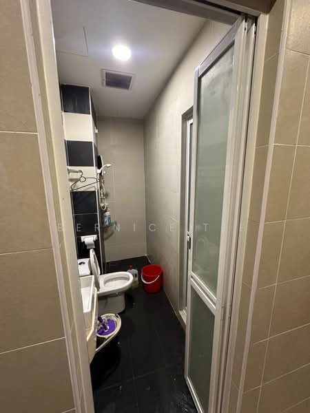 Servis Apartment untuk Disewa di D'Secret Garden (Pangsapuri Kempas Indah) - Bernice Tee - Bathroom - PropertyGuru.com.my