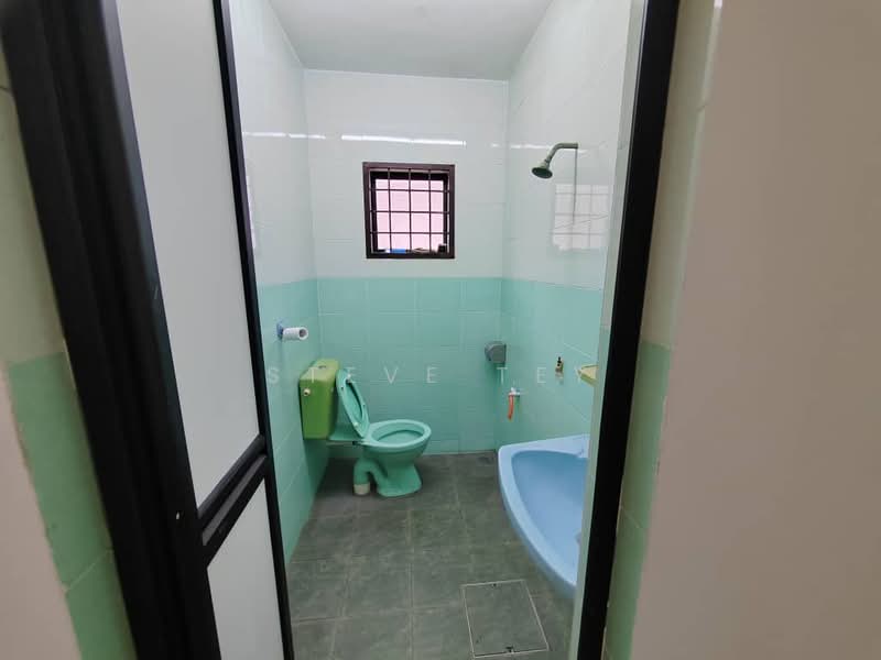 2-storey Terraced House for Sale in Kulai (Johor) - Steve Tey - Bathroom - PropertyGuru.com.my