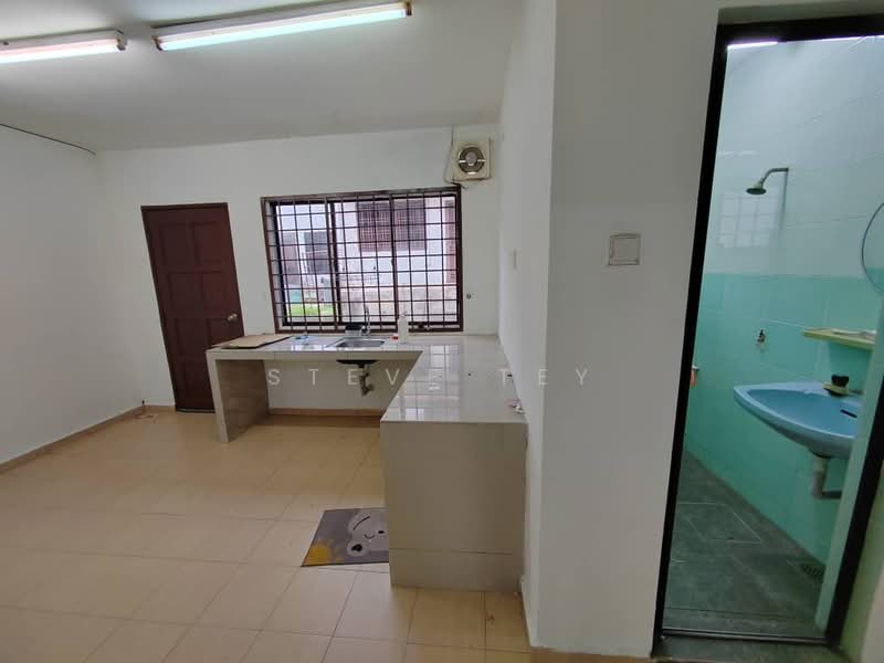 2-storey Terraced House for Sale in Kulai (Johor) - Steve Tey - Kitchen - PropertyGuru.com.my