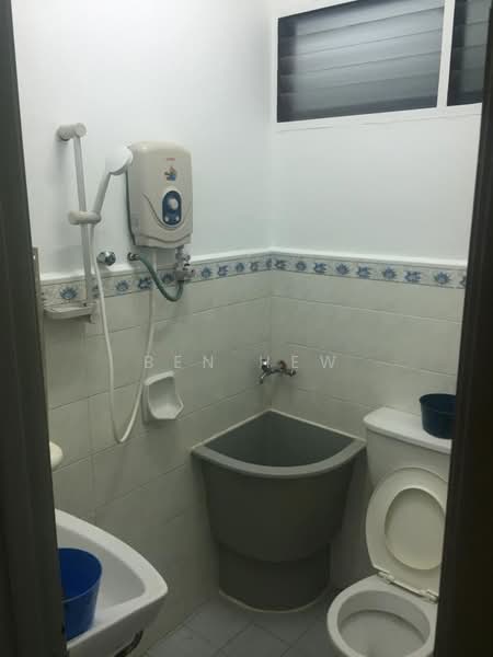Apartment for Sale at Taman Jelutong - Ben Hew - Bathroom - PropertyGuru.com.my