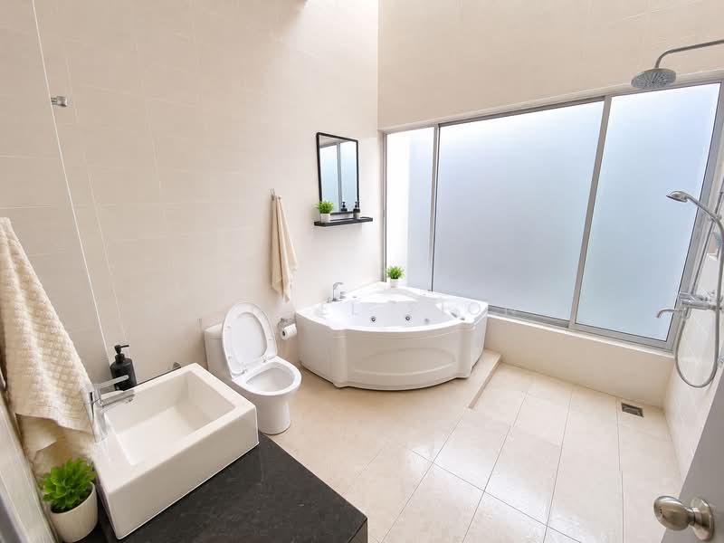 Rumah Berkembar untuk Dijual di Anggun 2 Residence (Rawang) - Michael Siong - Bathroom - PropertyGuru.com.my