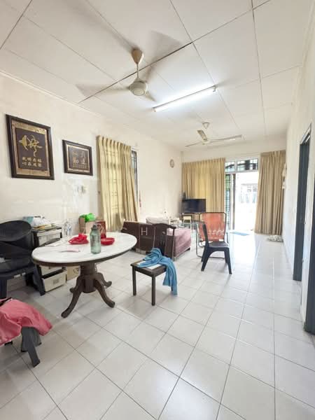 Rumah Teres 1 Tingkat untuk Dijual di Taman JP Perdana (Johor Bahru) - Zach Law - Living Room - PropertyGuru.com.my
