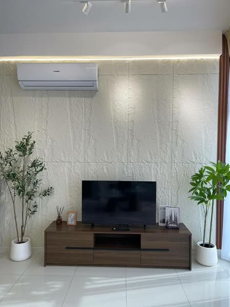 Servis Apartment untuk Disewa di Majestic Residence - Chloe Shum - Living Room - PropertyGuru.com.my