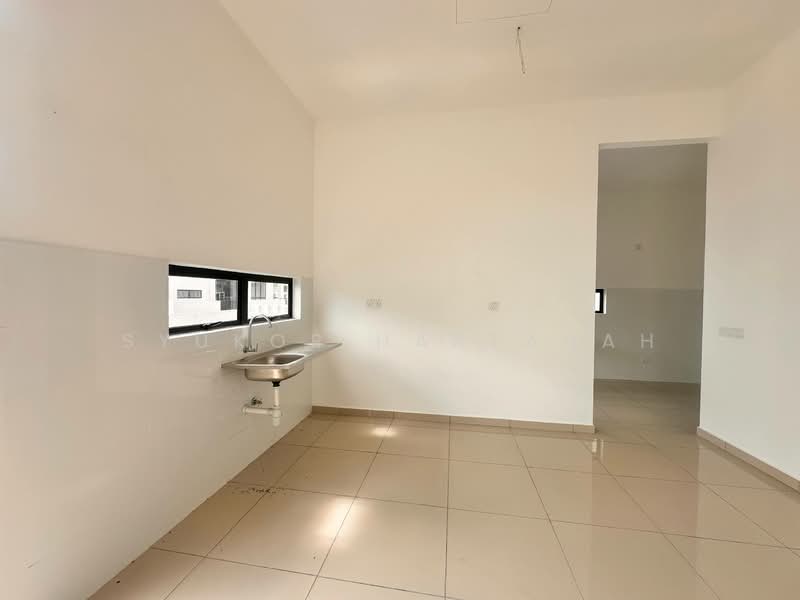 1-storey Terraced House for Sale in Shah Alam (Selangor) - Syukor Hartanah - Kitchen - PropertyGuru.com.my