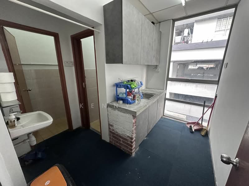 Pejabat untuk Disewa di Kuala Lumpur (Kuala Lumpur) - Kenny Yu - Kitchen - PropertyGuru.com.my