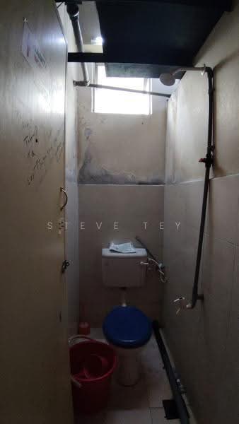 Shop / Office untuk Dijual di Bandar Seri Alam (Masai) - Steve Tey - Bathroom - PropertyGuru.com.my