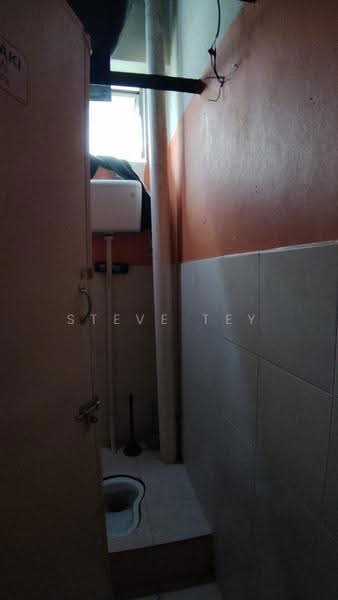 Shop / Office untuk Dijual di Bandar Seri Alam (Masai) - Steve Tey - Bathroom - PropertyGuru.com.my