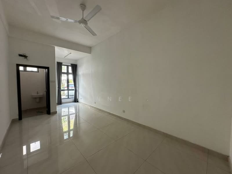 3-storey Terraced House for Sale in Taman Sungai Ara (Sungai Ara) - Xinnee . - Interior - PropertyGuru.com.my