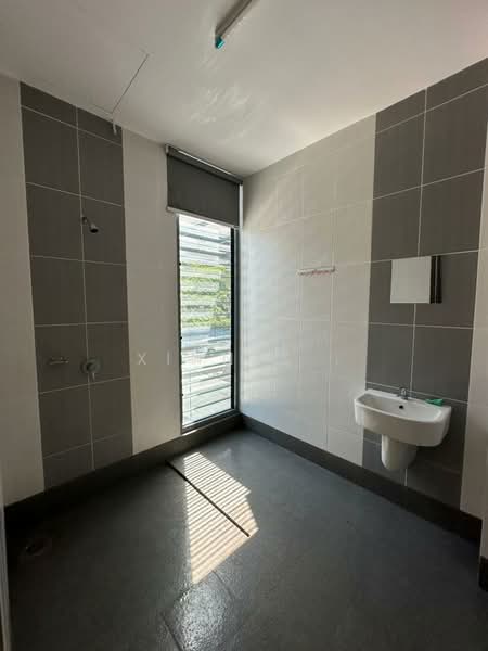 3-storey Terraced House for Sale in Taman Sungai Ara (Sungai Ara) - Xinnee . - Bathroom - PropertyGuru.com.my
