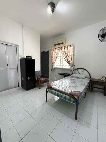 Semi-Detached House for Rent in Taman Iskandar (Johor Bahru) - Erness Tan - Bedroom - PropertyGuru.com.my