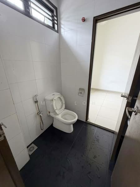 Rumah Teres 2 Tingkat untuk Dijual di Taman Pelangi Indah (Ulu Tiram) - Max Loh - Bathroom - PropertyGuru.com.my