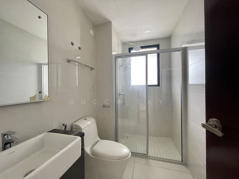 Condominium for Sale at Lovell @ Country Garden Danga Bay - Gucca Tay - Bathroom - PropertyGuru.com.my