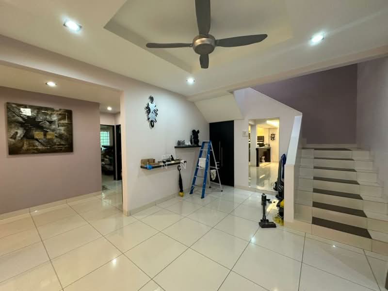 2-storey Terraced House for Sale in Taman Brown (Gelugor) - Xinnee . - Living Room - PropertyGuru.com.my