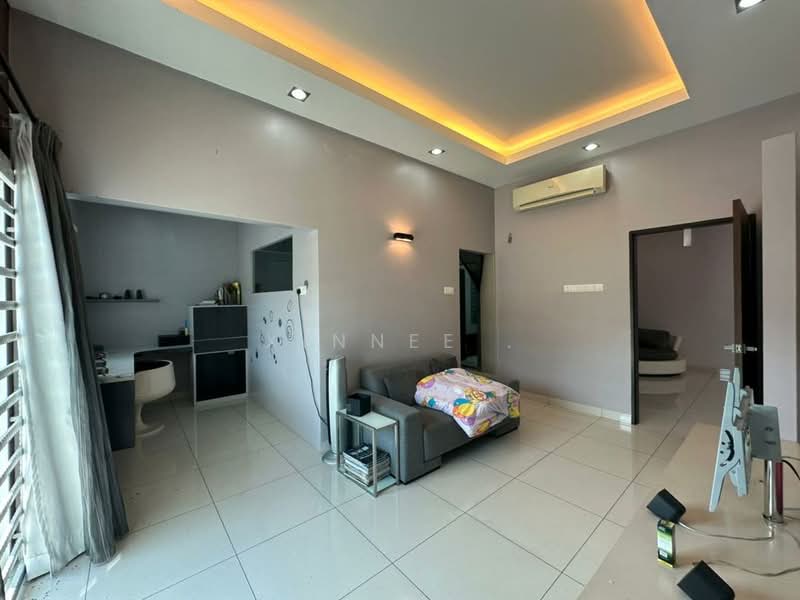 2-storey Terraced House for Sale in Taman Brown (Gelugor) - Xinnee . - Living Room - PropertyGuru.com.my