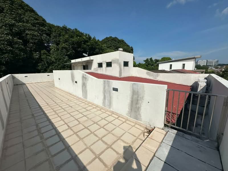 2-storey Terraced House for Sale in Taman Brown (Gelugor) - Xinnee . - Roof - PropertyGuru.com.my