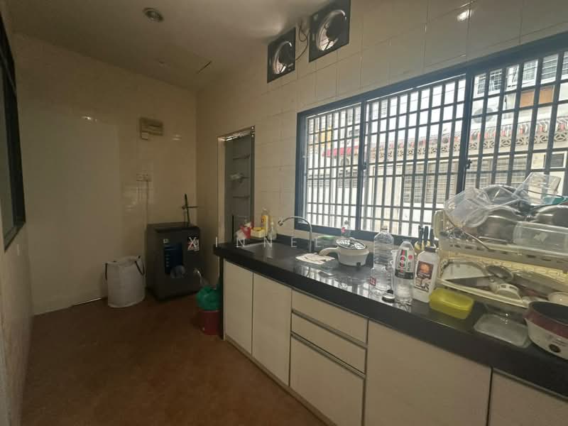 2-storey Terraced House for Sale in Batu Uban (Gelugor) - Xinnee . - Kitchen - PropertyGuru.com.my