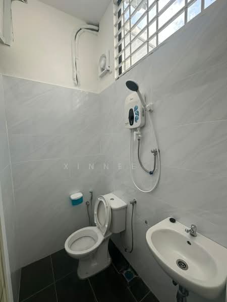 2-storey Terraced House for Sale in Batu Uban (Gelugor) - Xinnee . - Bathroom - PropertyGuru.com.my