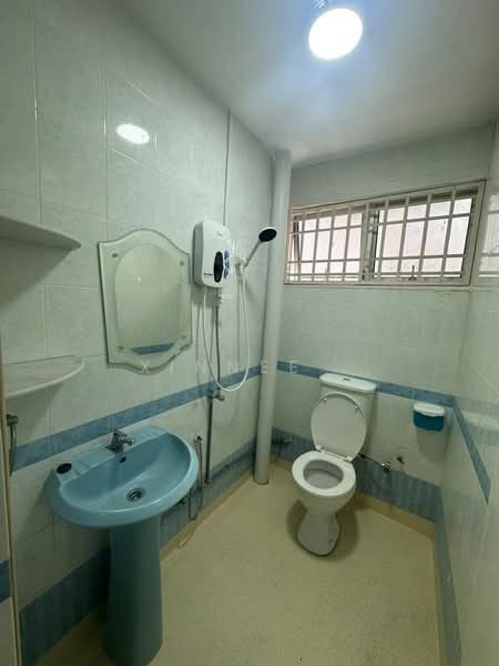 2-storey Terraced House for Sale in Batu Uban (Gelugor) - Xinnee . - Bathroom - PropertyGuru.com.my