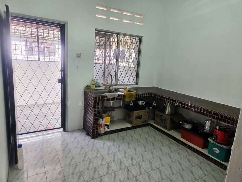 Rumah Teres 2 Tingkat untuk Dijual di Bangsar (Kuala Lumpur) - Devan Tiarajah - Kitchen - PropertyGuru.com.my