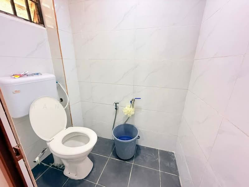 Rumah Teres 2 Tingkat untuk Dijual di Pasir Gudang (Johor) - Mandy Goh Siew Li - Bathroom - PropertyGuru.com.my